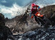 九游娱乐网站-字母哥关键回合不手软，步行者翻盘国王