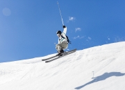 九游娱乐-广厦对阵公牛，字母哥的教科书如何定义现代篮球的终极形态？