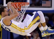 九游VIP-库里存在感拉满，勇士硬仗取胜马刺，诠释何为关键先生