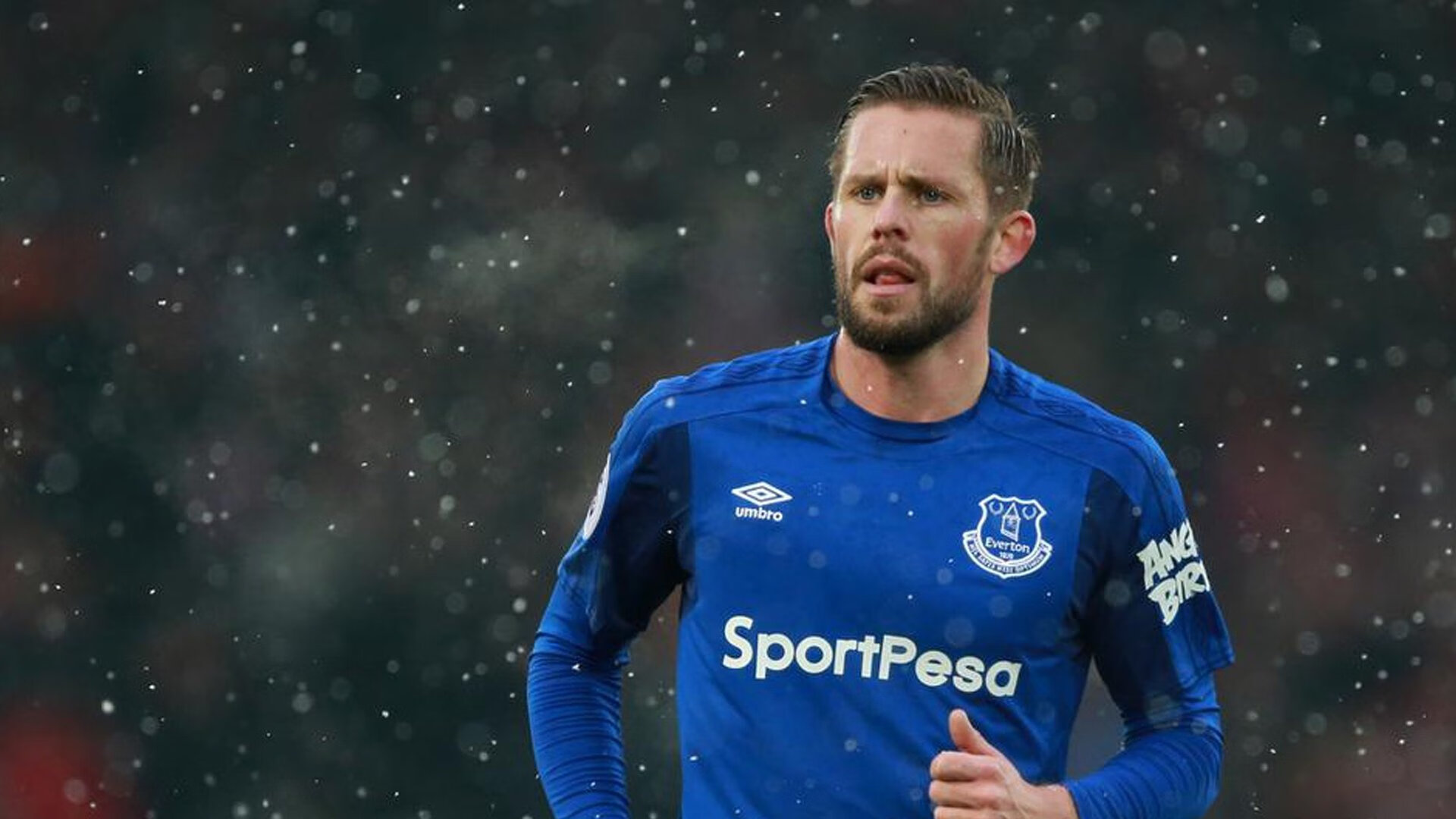 当足球边界消失，玻利维亚封锁巴萨，而基米希在F1街道赛接管比赛